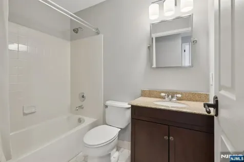 66 Lydia Guttenberg NJ 07093