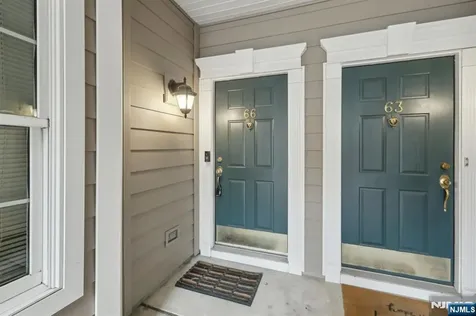 66 Lydia Guttenberg NJ 07093