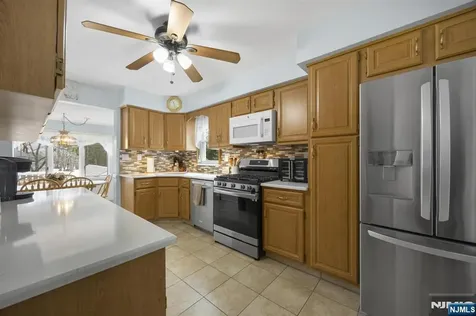 101 Pasadena Place Hawthorne NJ 07506