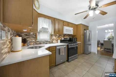 101 Pasadena Place Hawthorne NJ 07506