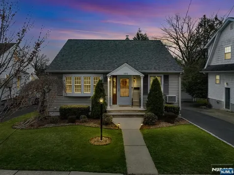 101 Pasadena Place Hawthorne NJ 07506