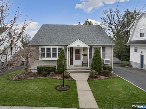 101 Pasadena Place Hawthorne NJ 07506