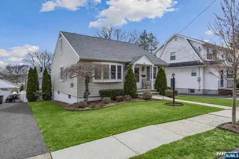 101 Pasadena Place Hawthorne NJ 07506