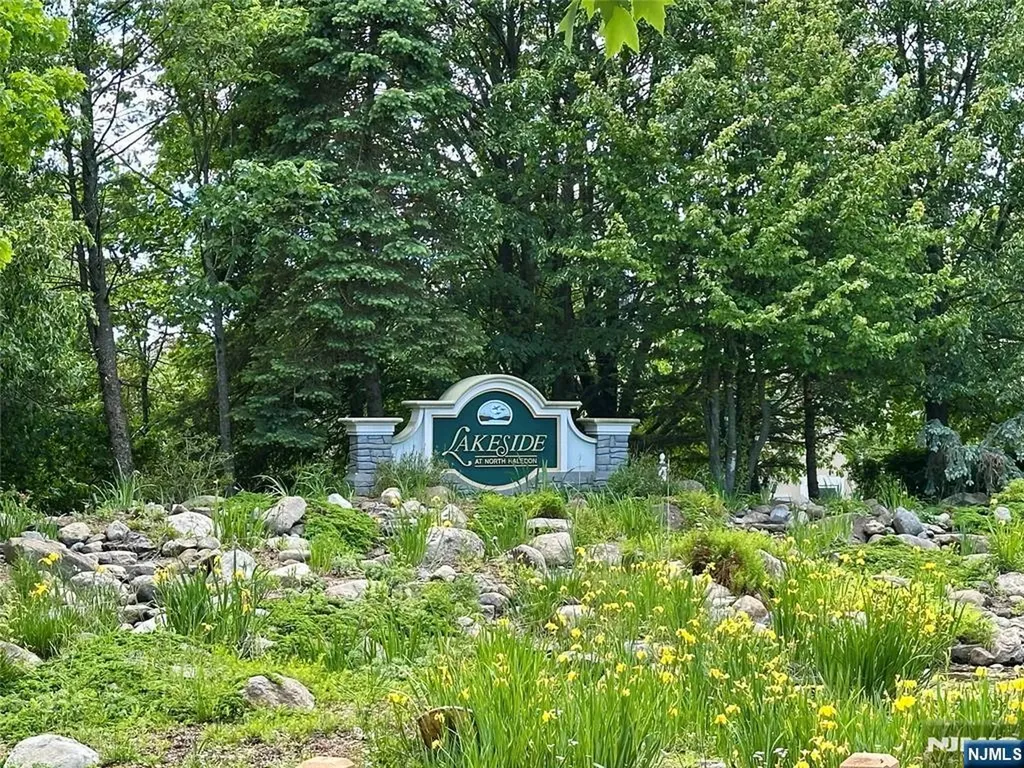 35 Magnolia Way North Haledon NJ 07508
