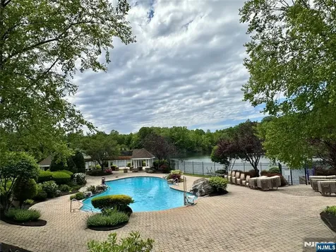 35 Magnolia Way North Haledon NJ 07508