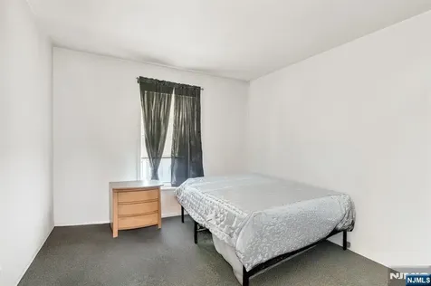 651-653 17th Street Newark NJ 07103