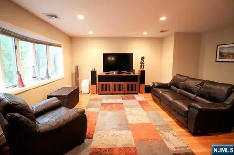 29 Ridge Street Waldwick NJ 07463