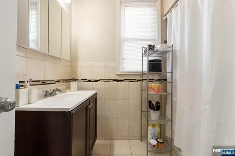 78 Willoughby Street Newark NJ 07112