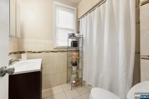 78 Willoughby Street Newark NJ 07112