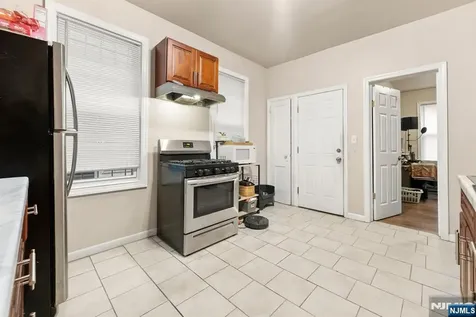 78 Willoughby Street Newark NJ 07112