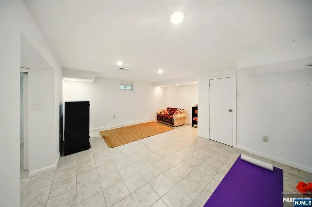 43 Carol Place Bloomfield NJ 07003