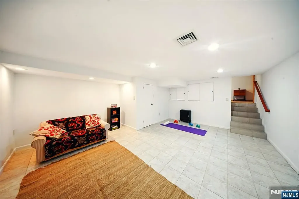 43 Carol Place Bloomfield NJ 07003