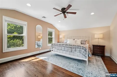 473 The Fenway River Edge NJ 07661