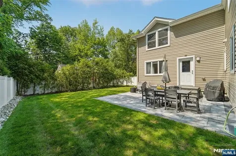 473 The Fenway River Edge NJ 07661