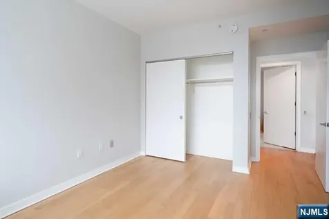 812 Hudson Park Edgewater NJ 07020