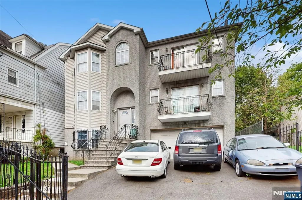 129-131 Seymour Avenue Newark NJ 07108