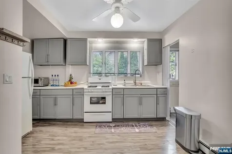 77 Myrtle Avenue Allendale NJ 07401