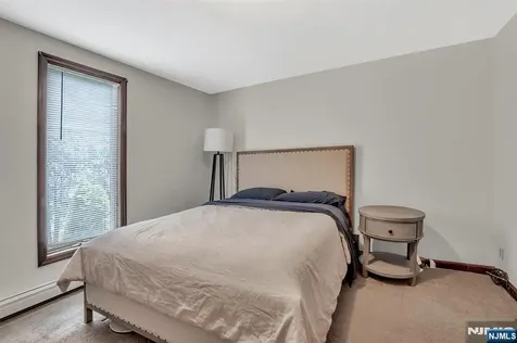 77 Myrtle Avenue Allendale NJ 07401