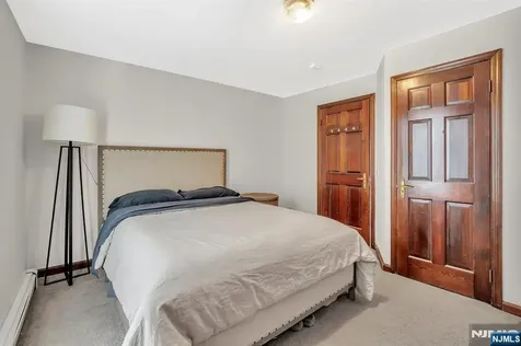 77 Myrtle Avenue Allendale NJ 07401