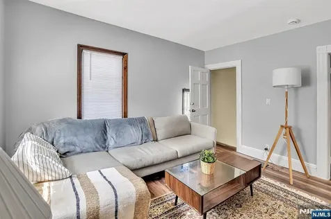 77 Myrtle Avenue Allendale NJ 07401