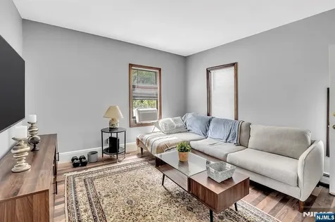 77 Myrtle Avenue Allendale NJ 07401