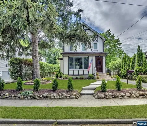 77 Myrtle Avenue Allendale NJ 07401