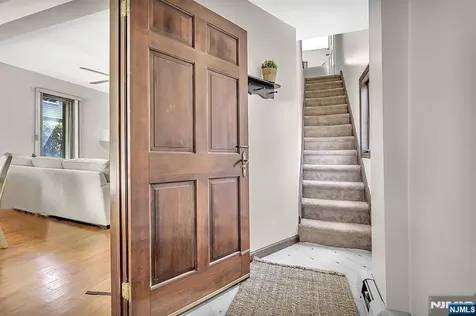 77 Myrtle Avenue Allendale NJ 07401