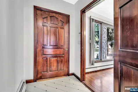 77 Myrtle Avenue Allendale NJ 07401