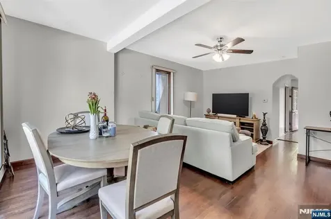 77 Myrtle Avenue Allendale NJ 07401