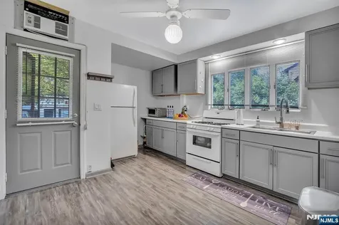 77 Myrtle Avenue Allendale NJ 07401
