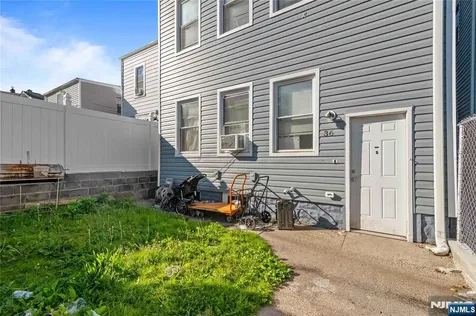 36 Arverne Terrace Irvington NJ 07111