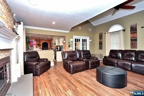 8 Winfield Court Fairfield NJ 07004