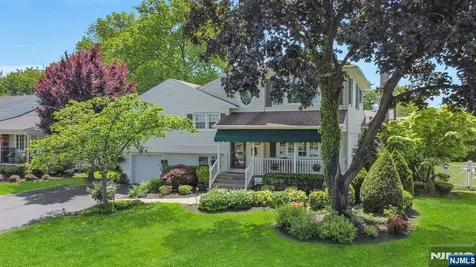 31 Woodvale Road Glen Rock NJ 07452