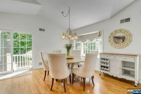 31 Woodvale Road Glen Rock NJ 07452