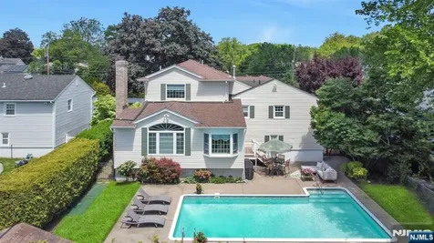 31 Woodvale Road Glen Rock NJ 07452