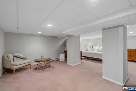 31 Woodvale Road Glen Rock NJ 07452