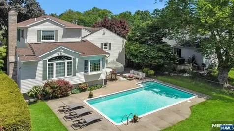 31 Woodvale Road Glen Rock NJ 07452