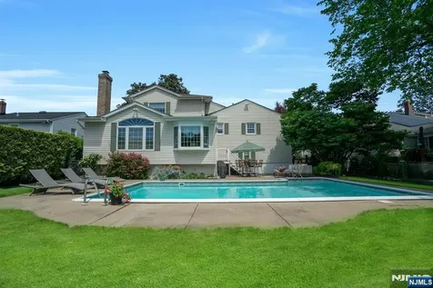31 Woodvale Road Glen Rock NJ 07452