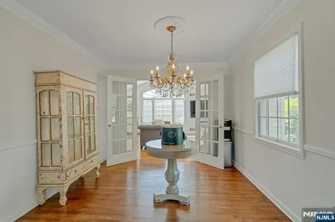 31 Woodvale Road Glen Rock NJ 07452