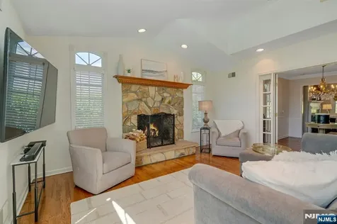 31 Woodvale Road Glen Rock NJ 07452