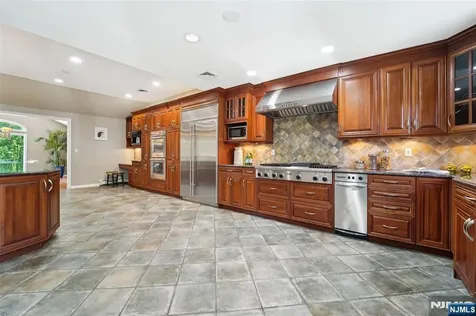 15 Fred Street Old Tappan NJ 07675