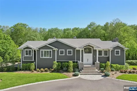 15 Fred Street Old Tappan NJ 07675