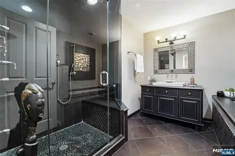 15 Fred Street Old Tappan NJ 07675