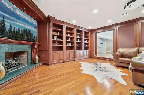 15 Fred Street Old Tappan NJ 07675