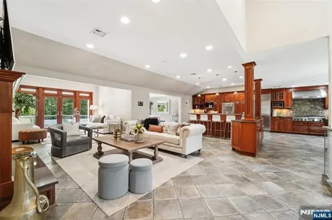 15 Fred Street Old Tappan NJ 07675