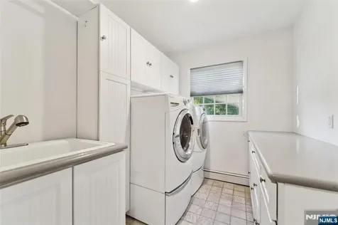 15 Fred Street Old Tappan NJ 07675