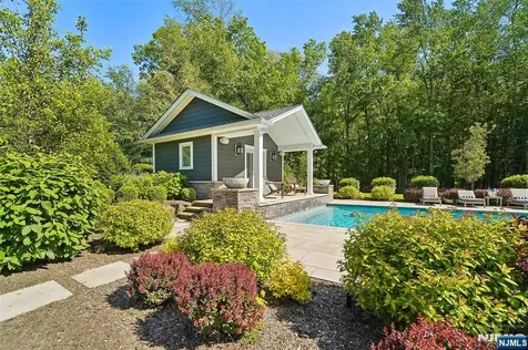 15 Fred Street Old Tappan NJ 07675
