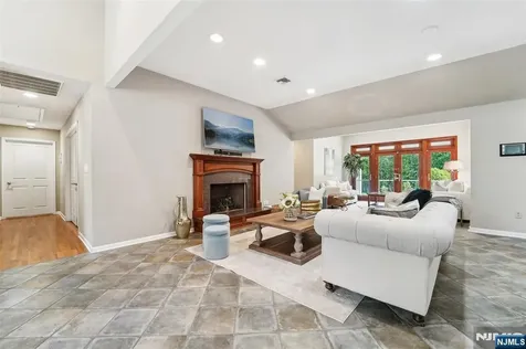 15 Fred Street Old Tappan NJ 07675