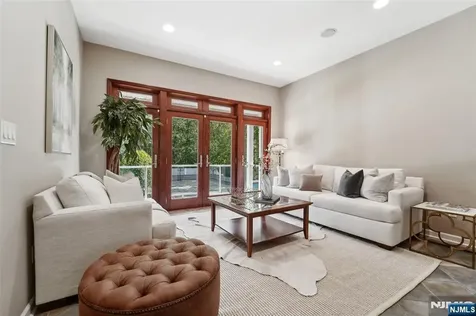 15 Fred Street Old Tappan NJ 07675
