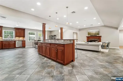 15 Fred Street Old Tappan NJ 07675